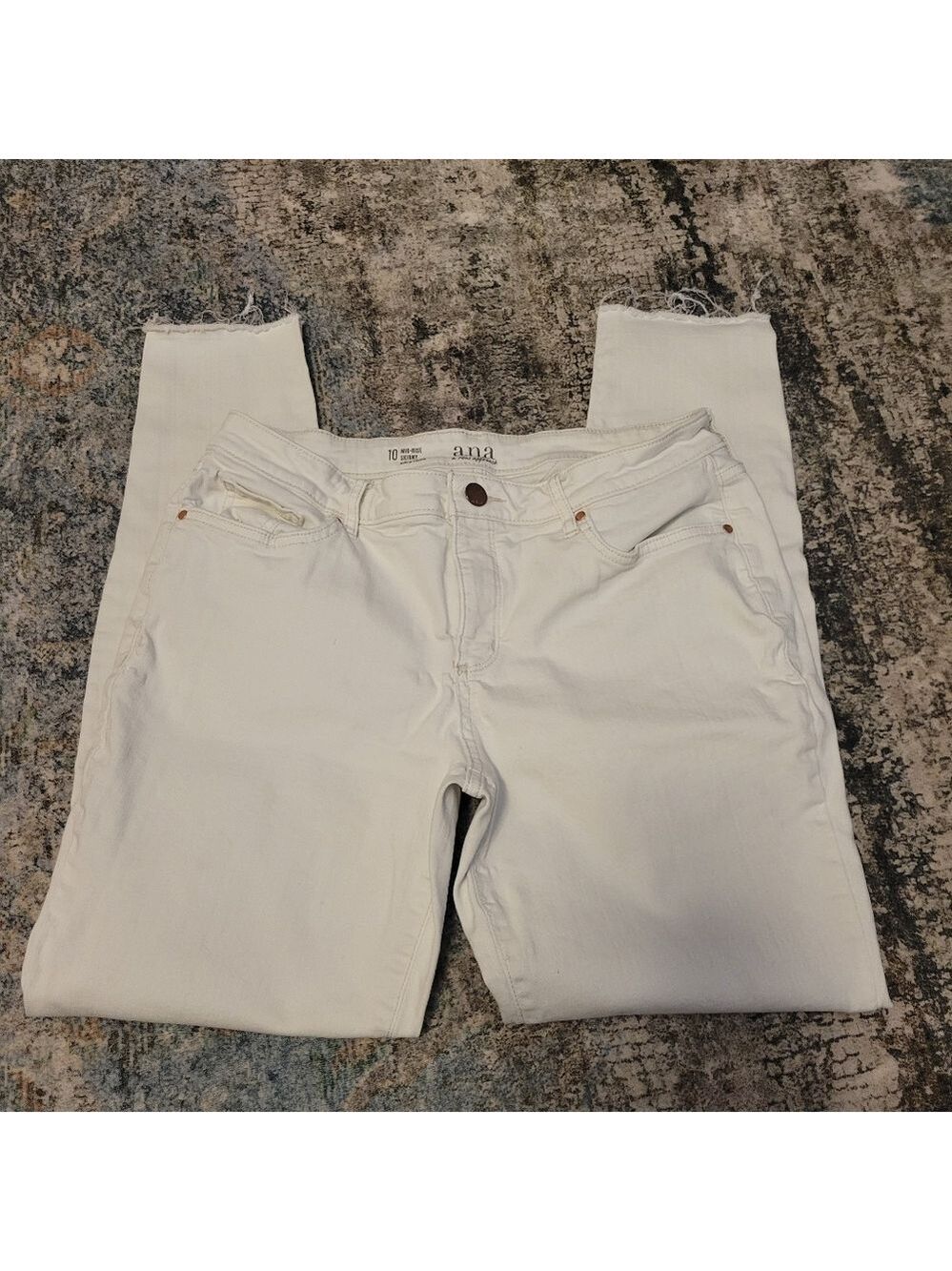 a.n.a Women's White Jeans Size 10